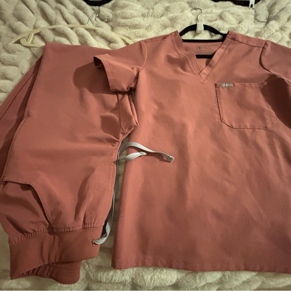 Figs mauve Scrub set